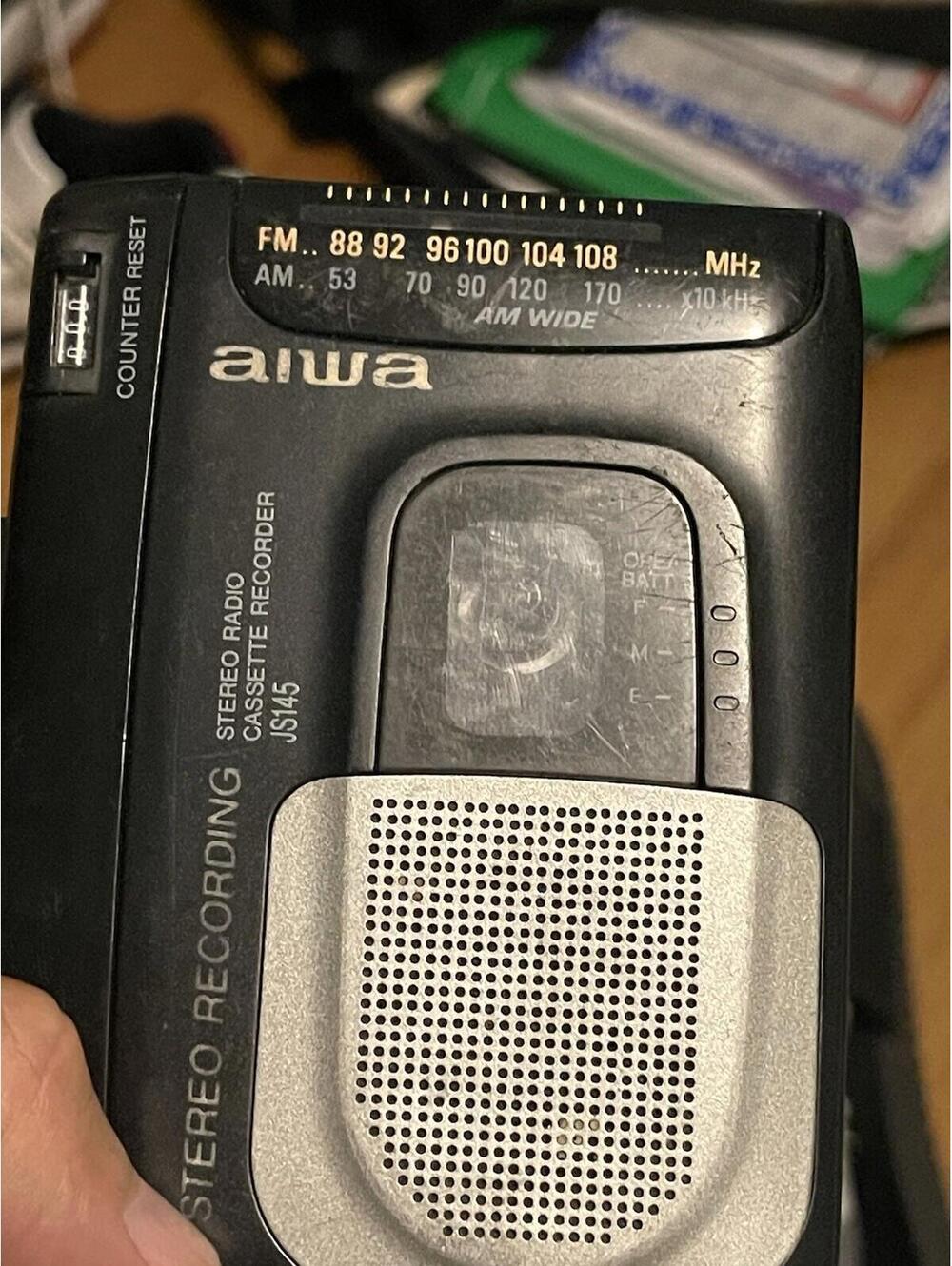 AIWA HS-JS145W AM/FM Cassette Player Built In Speaker Recorder (read)